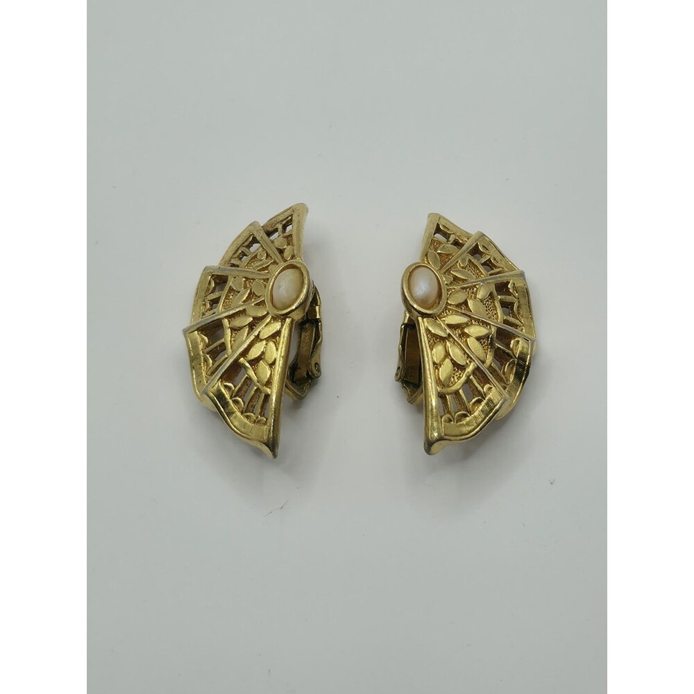 Vintage Fan Goldtone with Faux Pearl Clip-On Earrings 1 1/4"